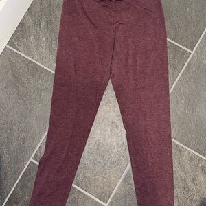 6/$15 Victoria's Secret Maroon Leggings